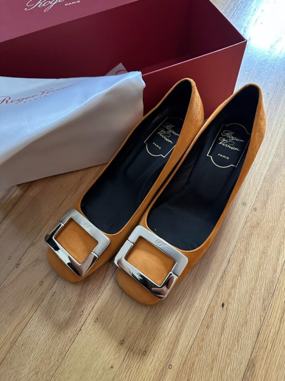Roger Vivier Trompette Buckle Pumps Orange Suede 36 Silver Buckle Block Heel